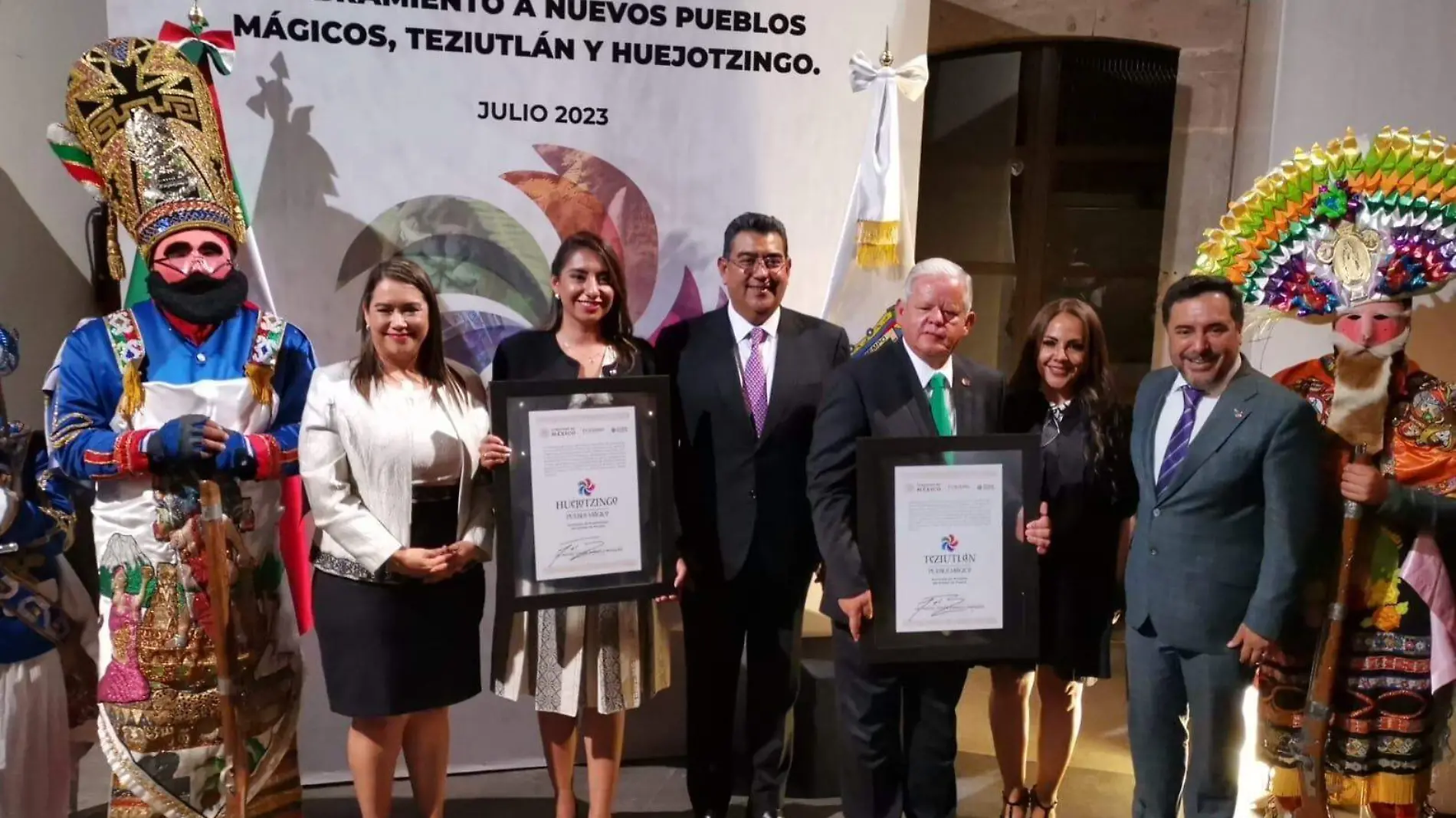 Teziutlán y huejotzingo, pueblos mágicos, reciben documentos oficial